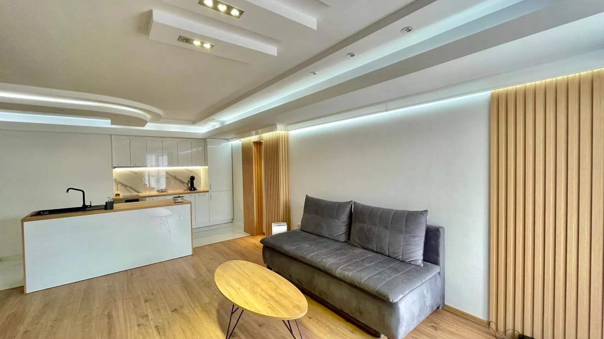Sea Breeze Apartment Warna
