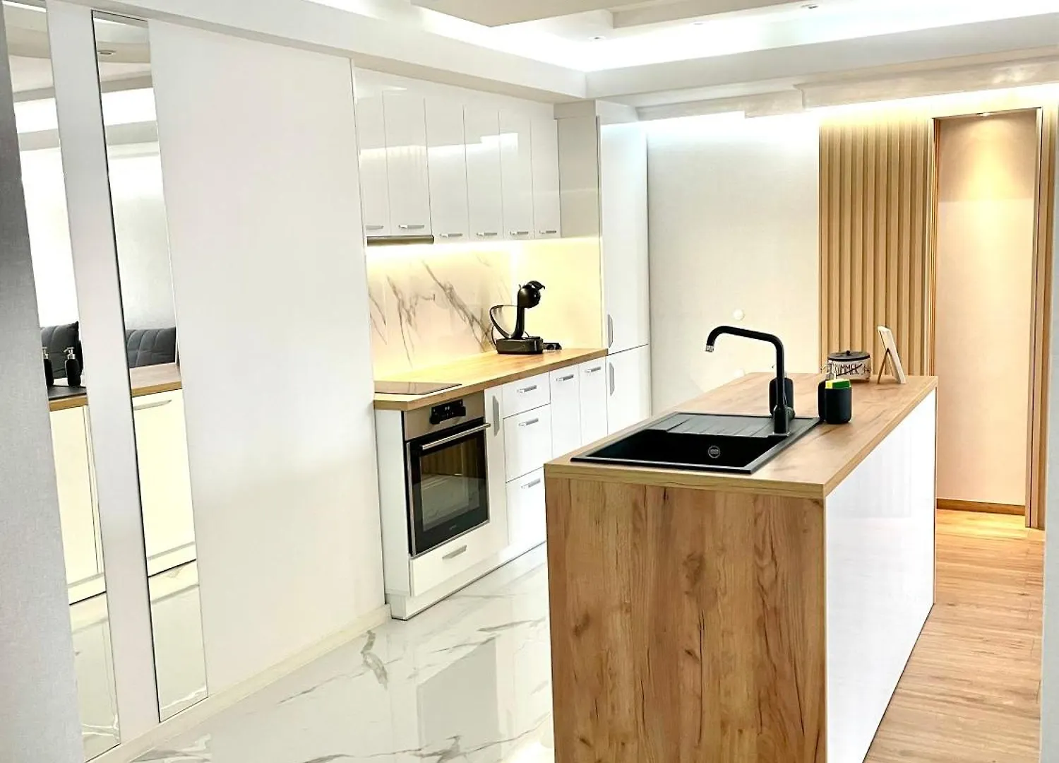 Sea Breeze Apartment Warna